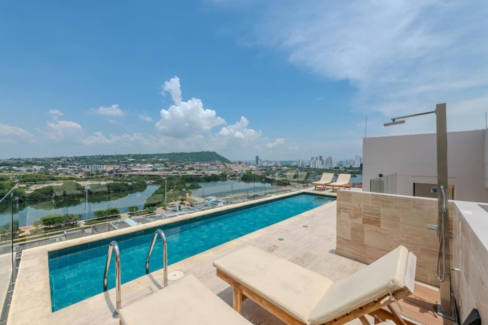 Brand-new Loft - Rooftop Pool - Old Apartamento