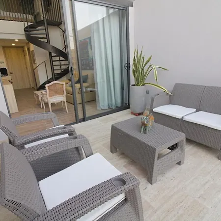 Brand-new Loft - Rooftop Pool - Old *